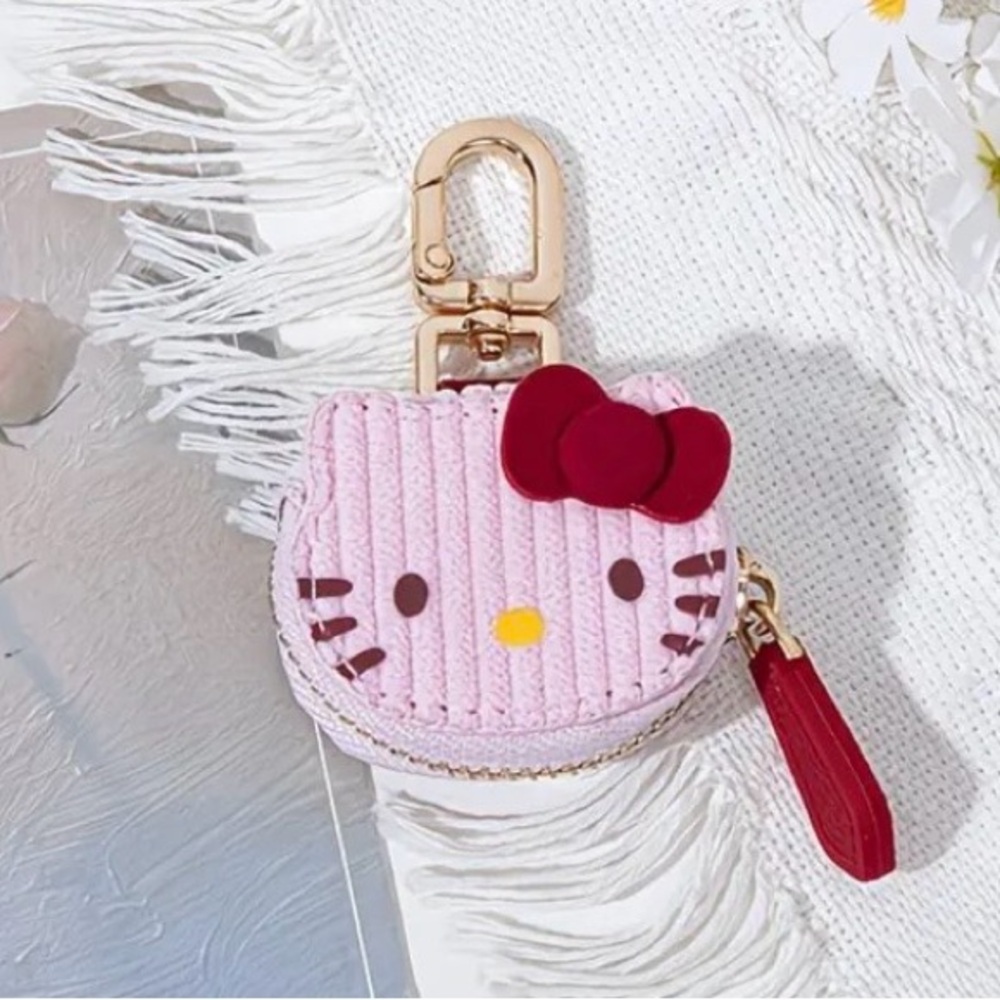 NEW Sanrio Hello Kitty Pink Coin Purse Keychain